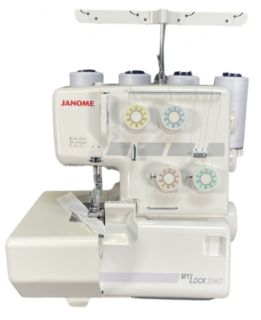Surjeteuse JANOME 204D...